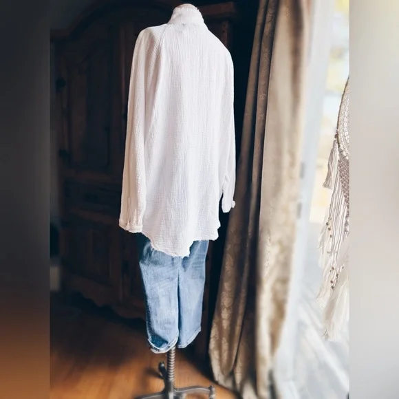 FREE PEOPLE SUMMER DAYDREAM BUTTON DOWN - Picture 4 of 11